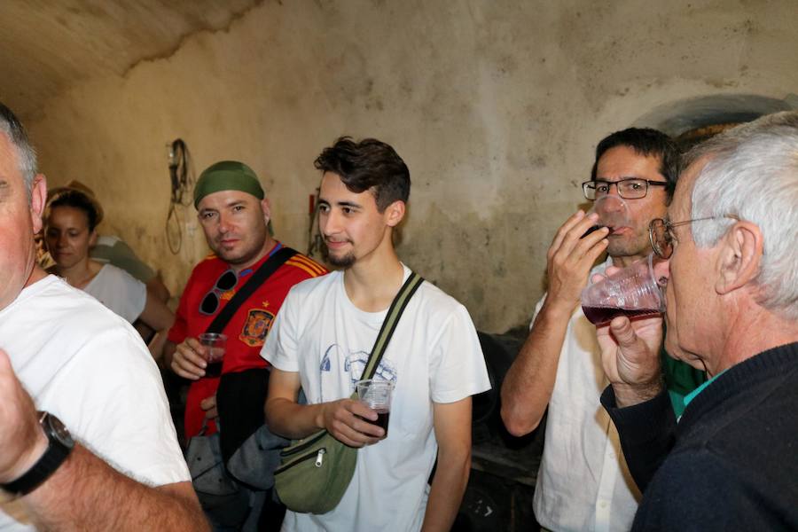 Fotos: Ruta por las cuevas y bodegas de Dueñas