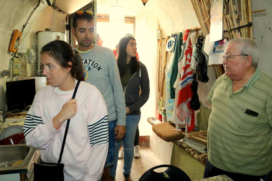Fotos: Ruta por las cuevas y bodegas de Dueñas