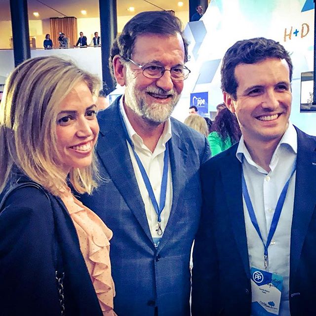 Salgamos a ganar porque la historia demuestra que cuando gana el @PPopular gana España. Somos a los que recurren los españoles cuando van mal las cosas y los que arreglamos sus problemas. Vayamos con la cabeza bien alta, orgullosos de nuestra trayectoria y con ambición de futuro.
