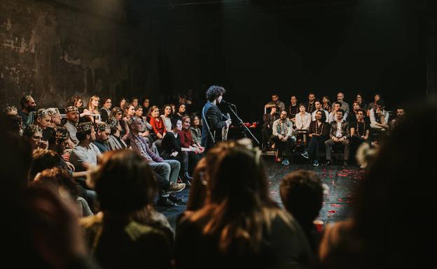 Espectadores partícipes del montaje dirigido por Carlos Tuñón. 