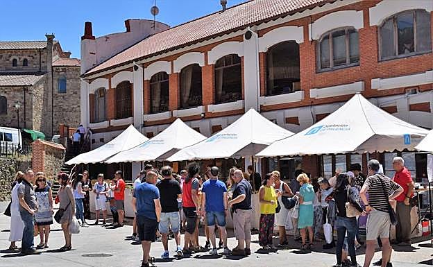 Feria alimentaria en Barruelo de Santuyán. 