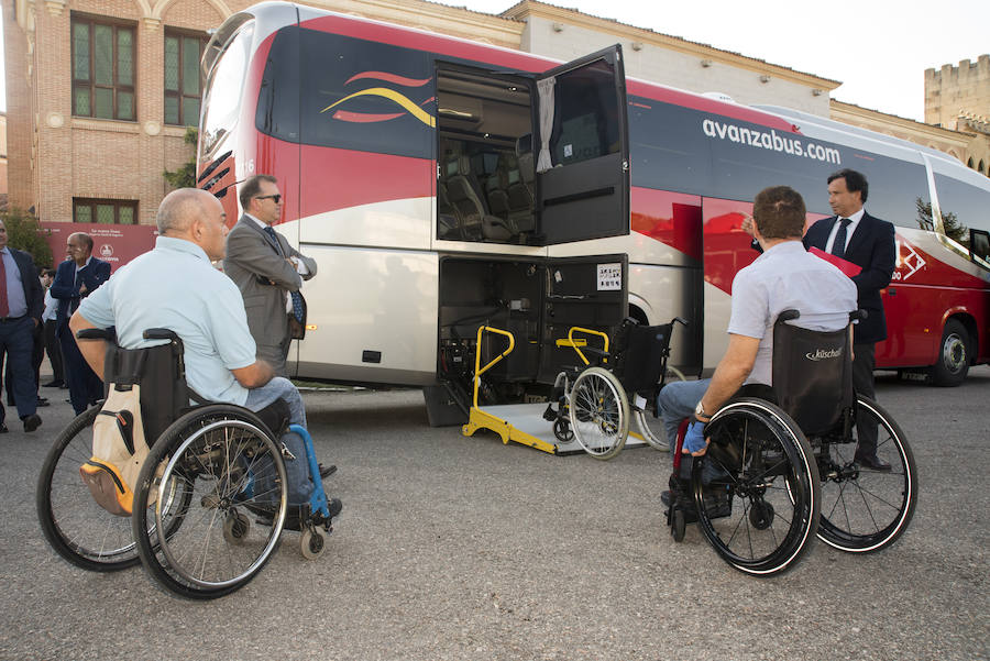 Fotos: Puesta de largo de los autobuses Avanza (1)
