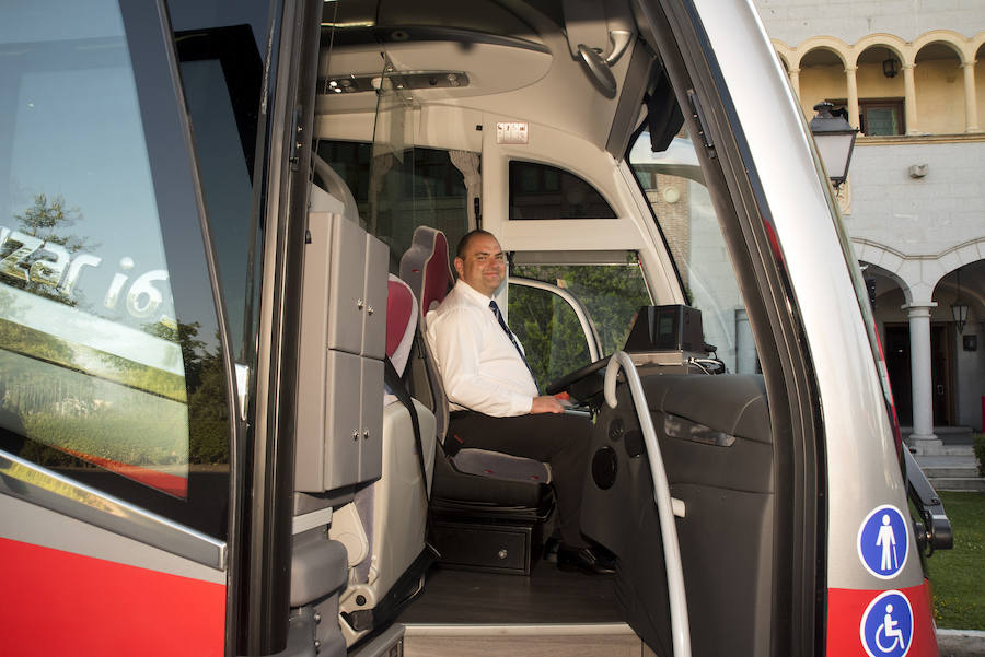 Fotos: Puesta de largo de los autobuses Avanza (1)