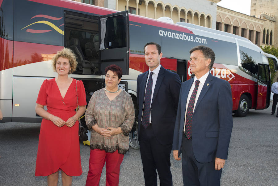 Fotos: Puesta de largo de los autobuses Avanza (1)