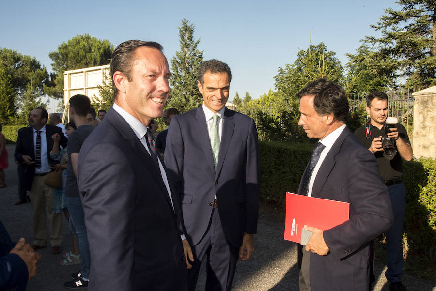 Fotos: Puesta de largo de los autobuses Avanza (1)