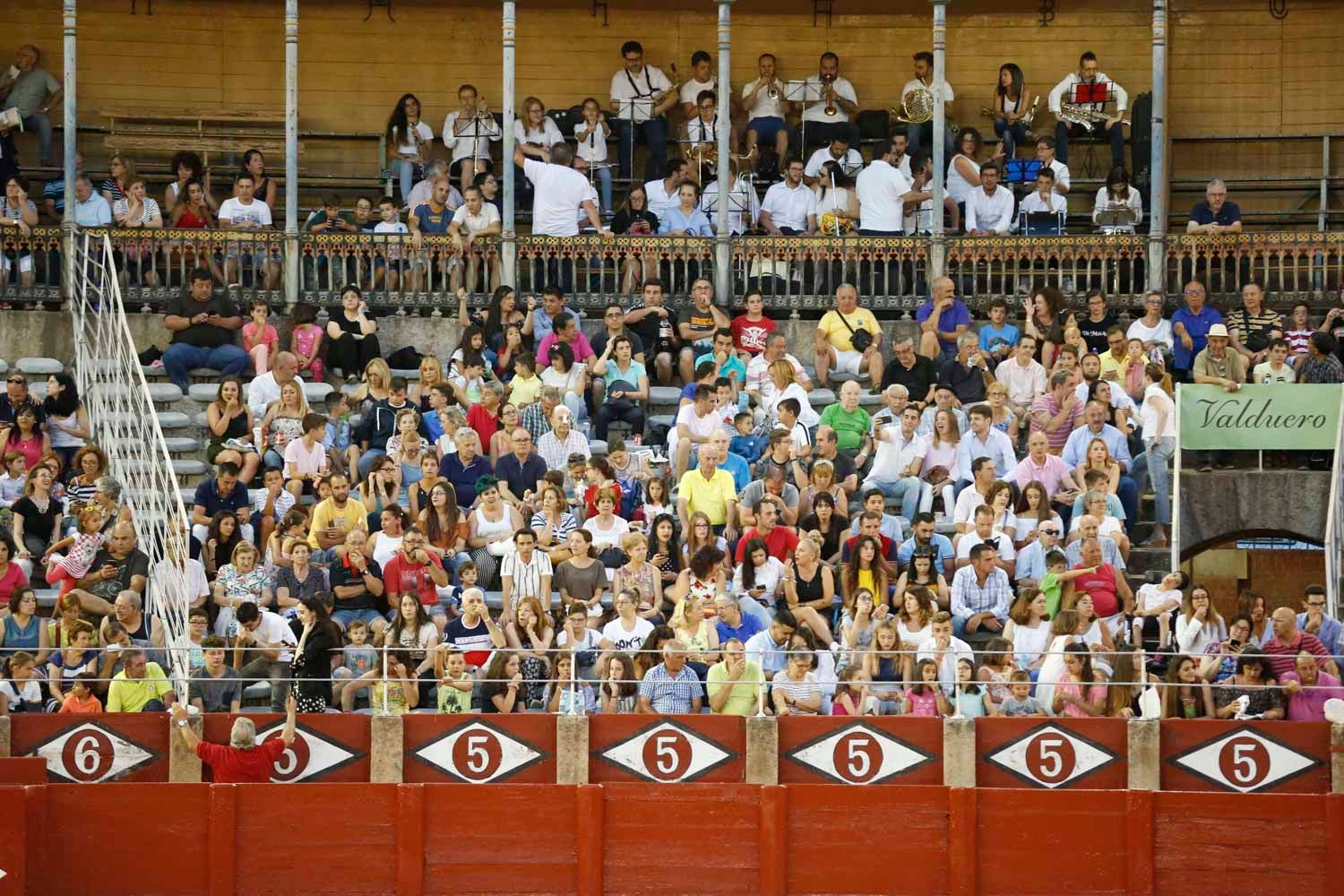 Una novillada con caballos, cuatro corridas de toros y una corrida de rejones mixta, que se celebrarán del 12 al 21 de septiembre