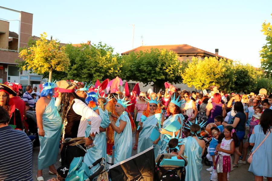 Fotos: Carnaval de verano en Dueñas