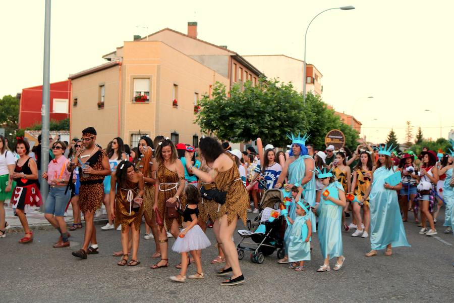 Fotos: Carnaval de verano en Dueñas