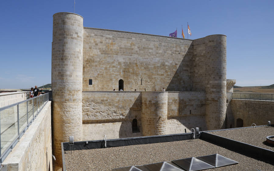 Fotos: Jornada de puertas abiertas del Castillo de Fuentes de Valdepero