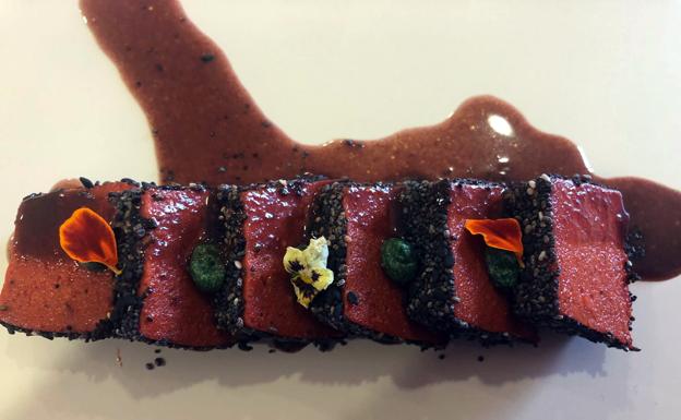 Tataki de cangrejo elaborado por Alfonso Manzano, ganador del cangrejo de oro. 