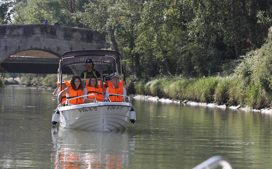 Fotos: Villaumbrales estrena 3 barcas