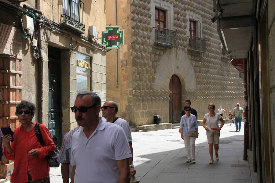 Fotos: Segundo día de la ola de calor en Segovia