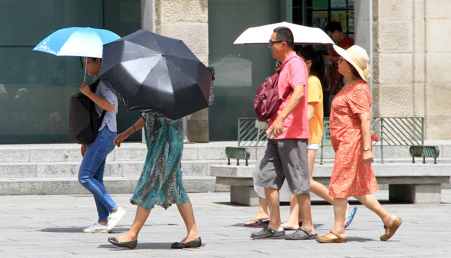 Fotos: Segundo día de la ola de calor en Segovia