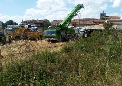 Imagen secundaria 1 - Positivo del camionero implicado en el accidente de la N-I en el que falleció una pareja joven de Galicia