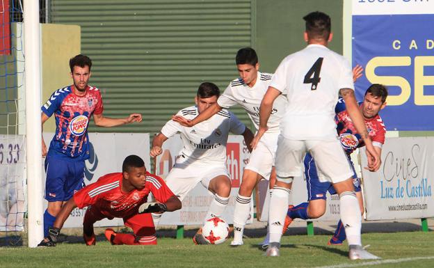 Una dulce derrota en penaltis para la Segoviana ante el Castilla (2-2)
