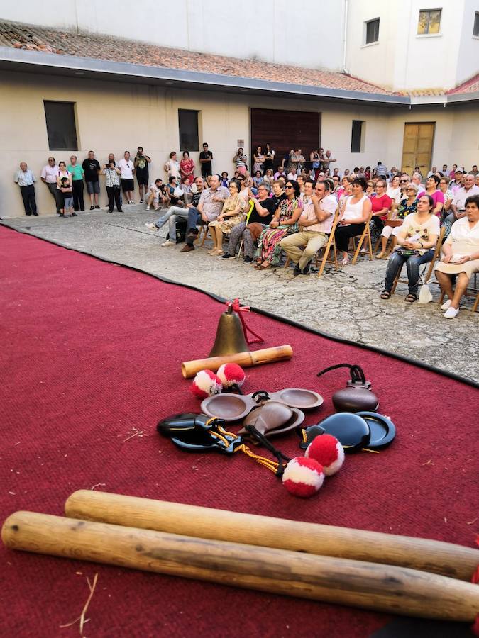 Fotos: XII Certamen de paloteo en Torrelobatón