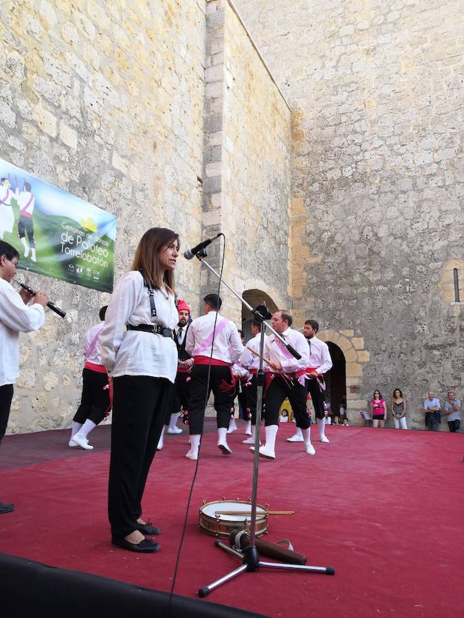 Fotos: XII Certamen de paloteo en Torrelobatón