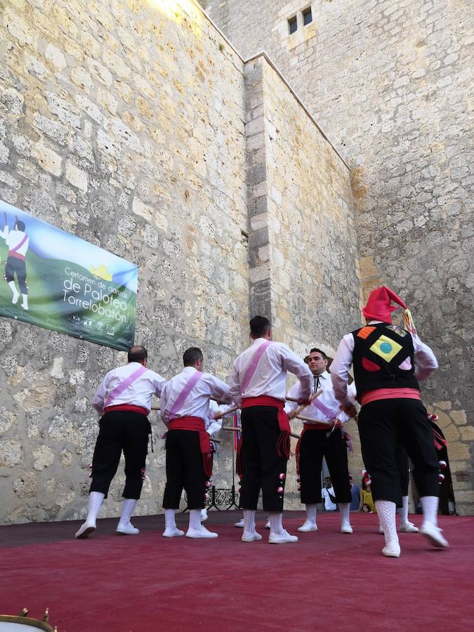 Fotos: XII Certamen de paloteo en Torrelobatón