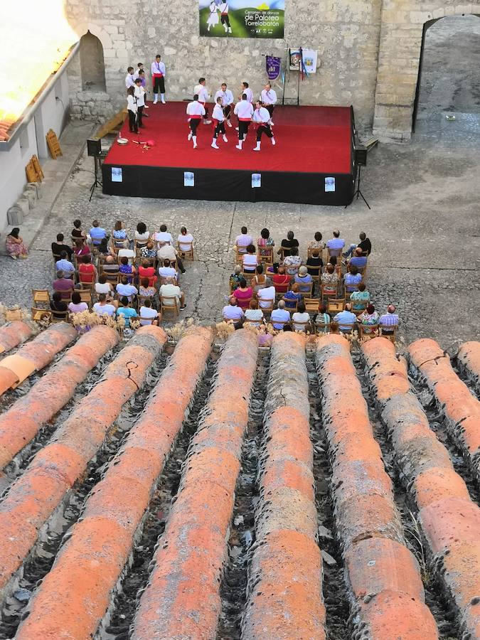 Fotos: XII Certamen de paloteo en Torrelobatón