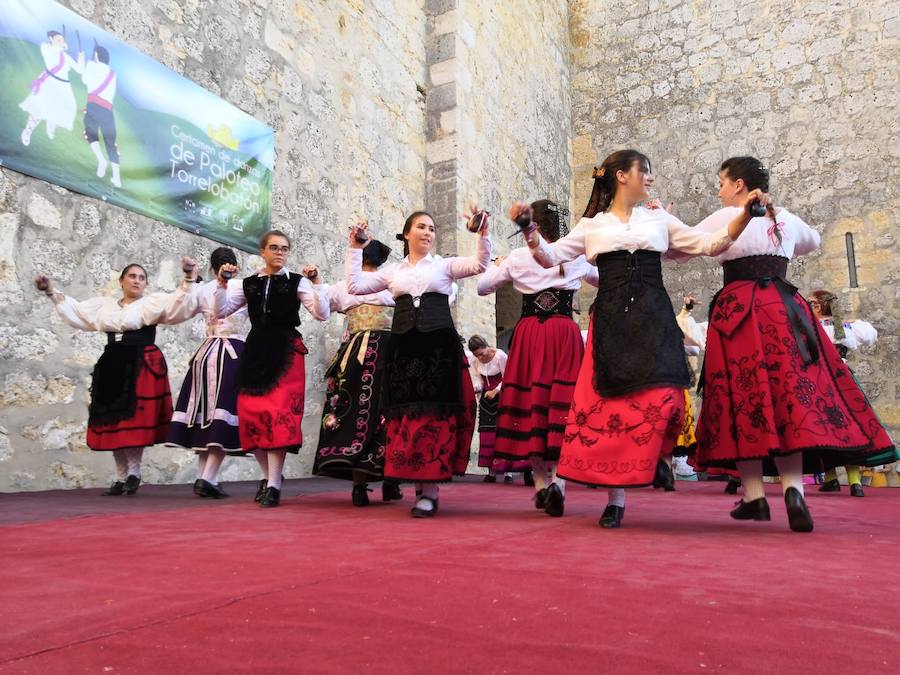 Fotos: XII Certamen de paloteo en Torrelobatón