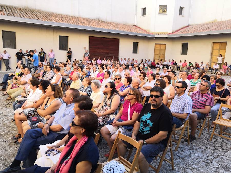 Fotos: XII Certamen de paloteo en Torrelobatón