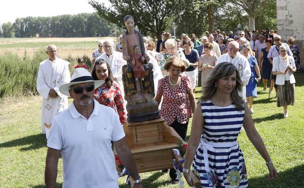 Procesión popular en honor a la Virgen de Lantada.