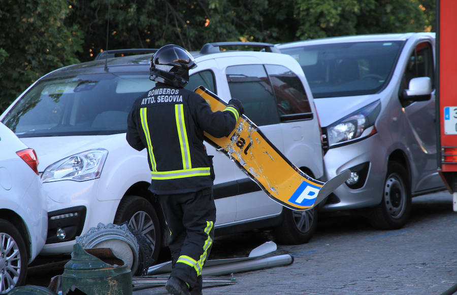 Fotos: Accidente de un autobús urbano en Vía Roma