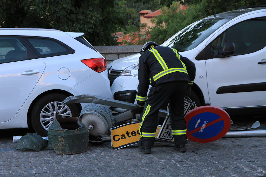 Fotos: Accidente de un autobús urbano en Vía Roma