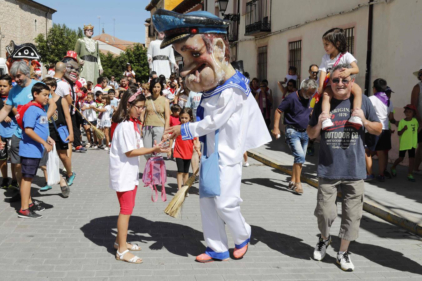 Fotos: Chupinazo, gigantes y cabezudos y subasta de balcones en Peñafiel