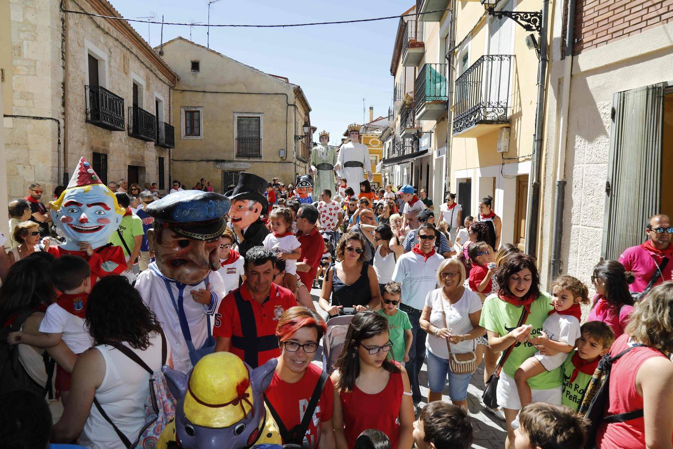 Fotos: Chupinazo, gigantes y cabezudos y subasta de balcones en Peñafiel