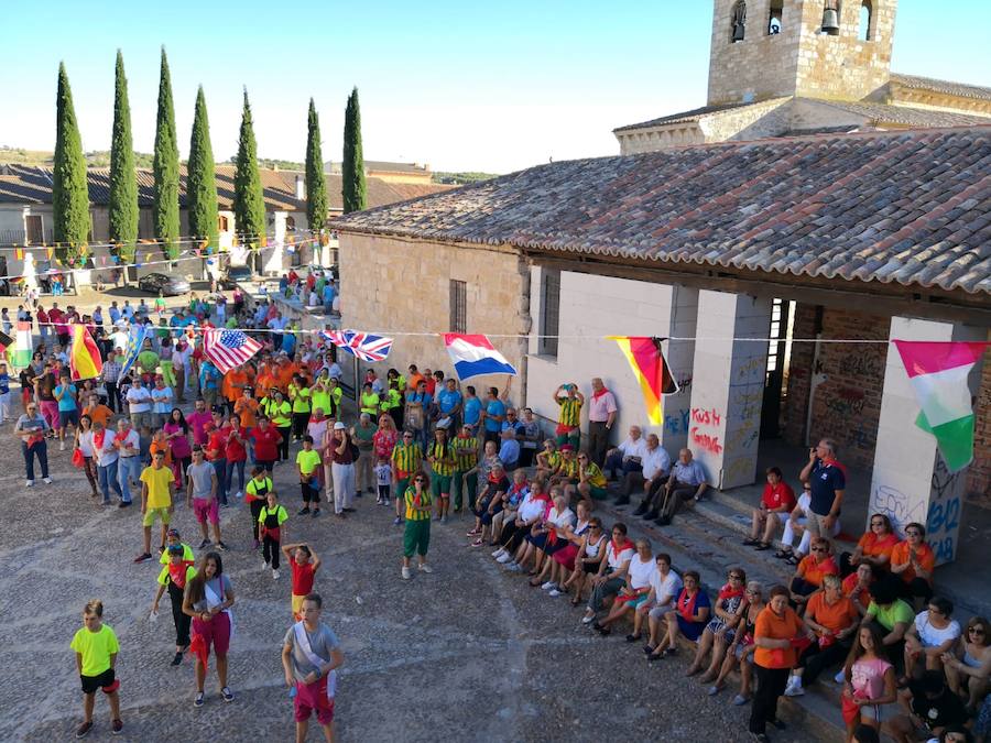 Fotos: Pregón y pasacalles en Wamba