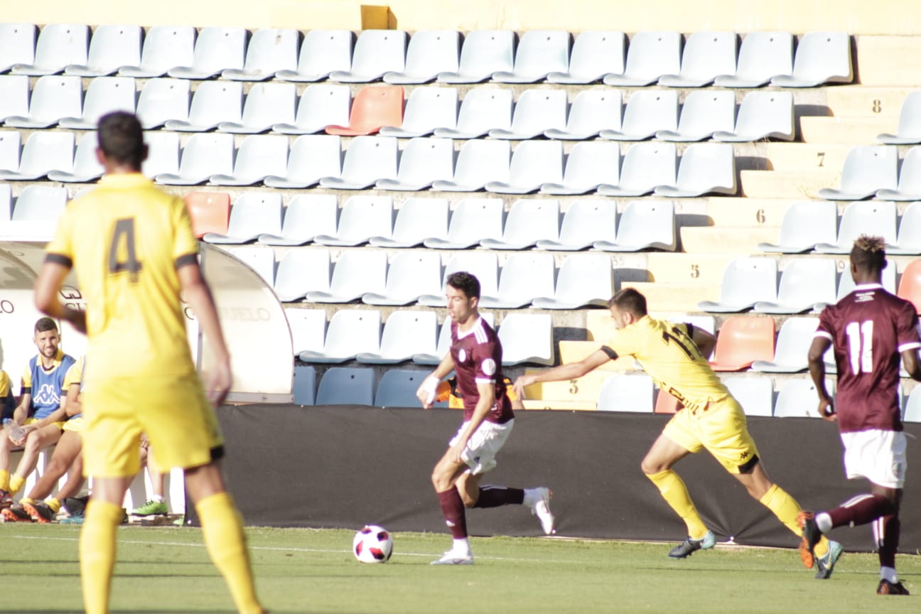 Fotos: Presentación del CF Salmantino ante el Villanovense