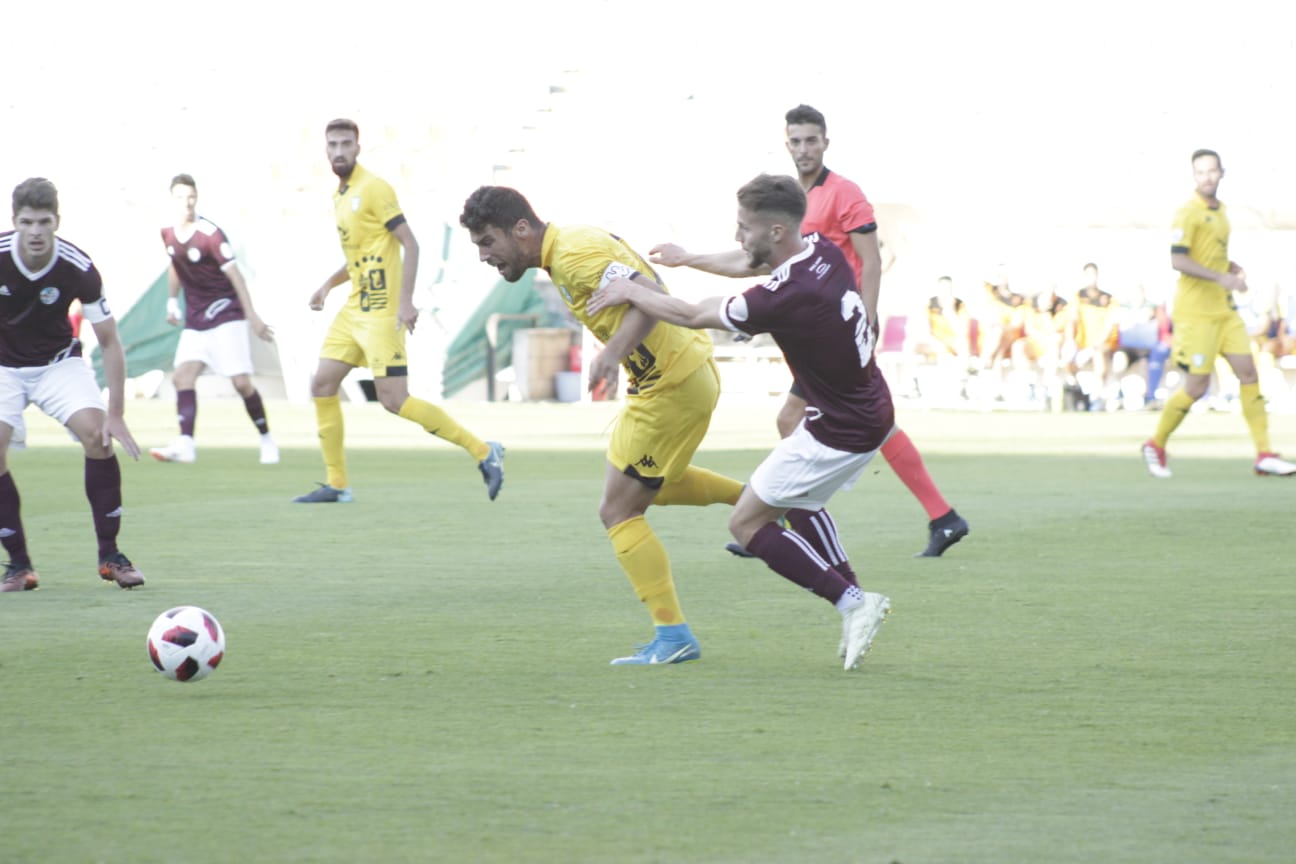 Fotos: Presentación del CF Salmantino ante el Villanovense