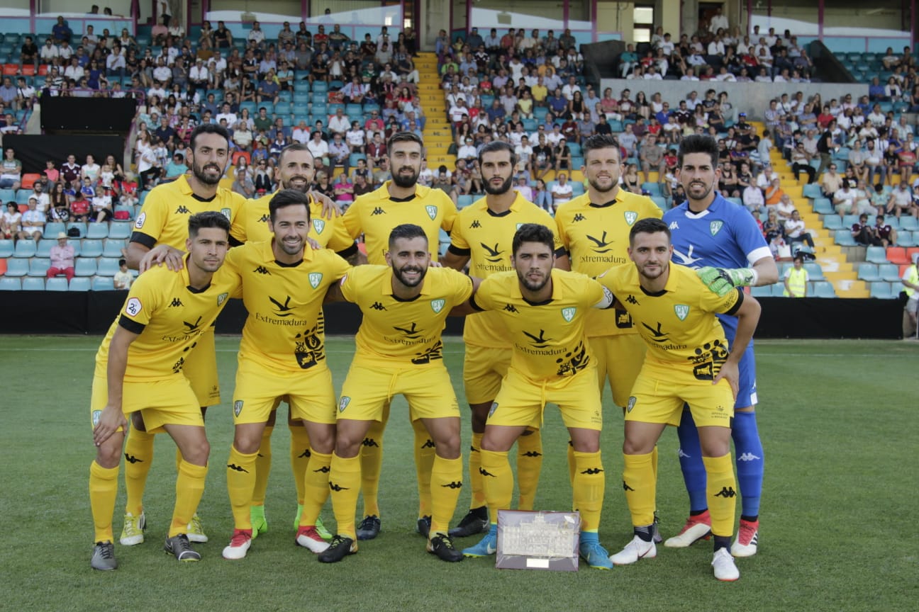 Fotos: Presentación del CF Salmantino ante el Villanovense