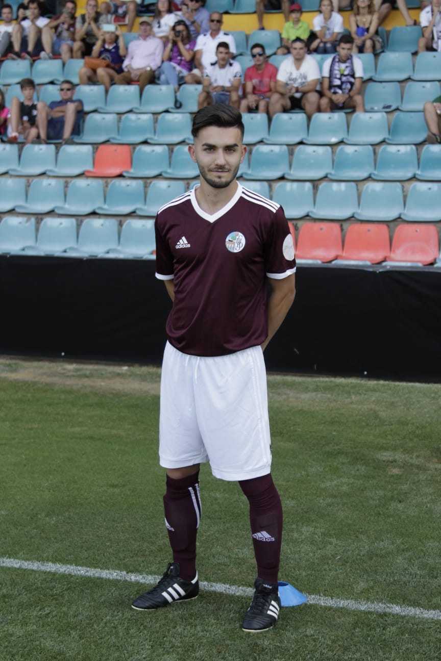 Fotos: Presentación del CF Salmantino ante el Villanovense