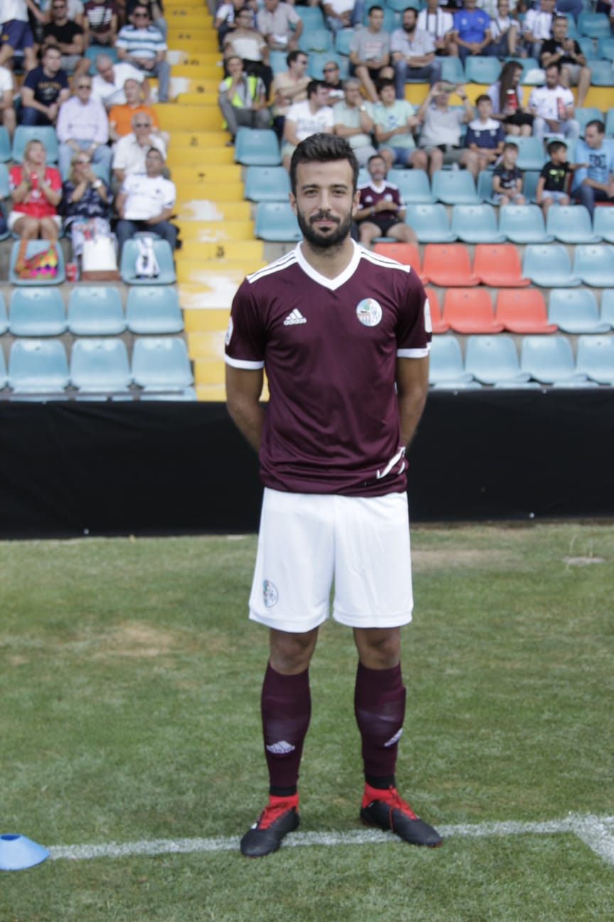 Fotos: Presentación del CF Salmantino ante el Villanovense