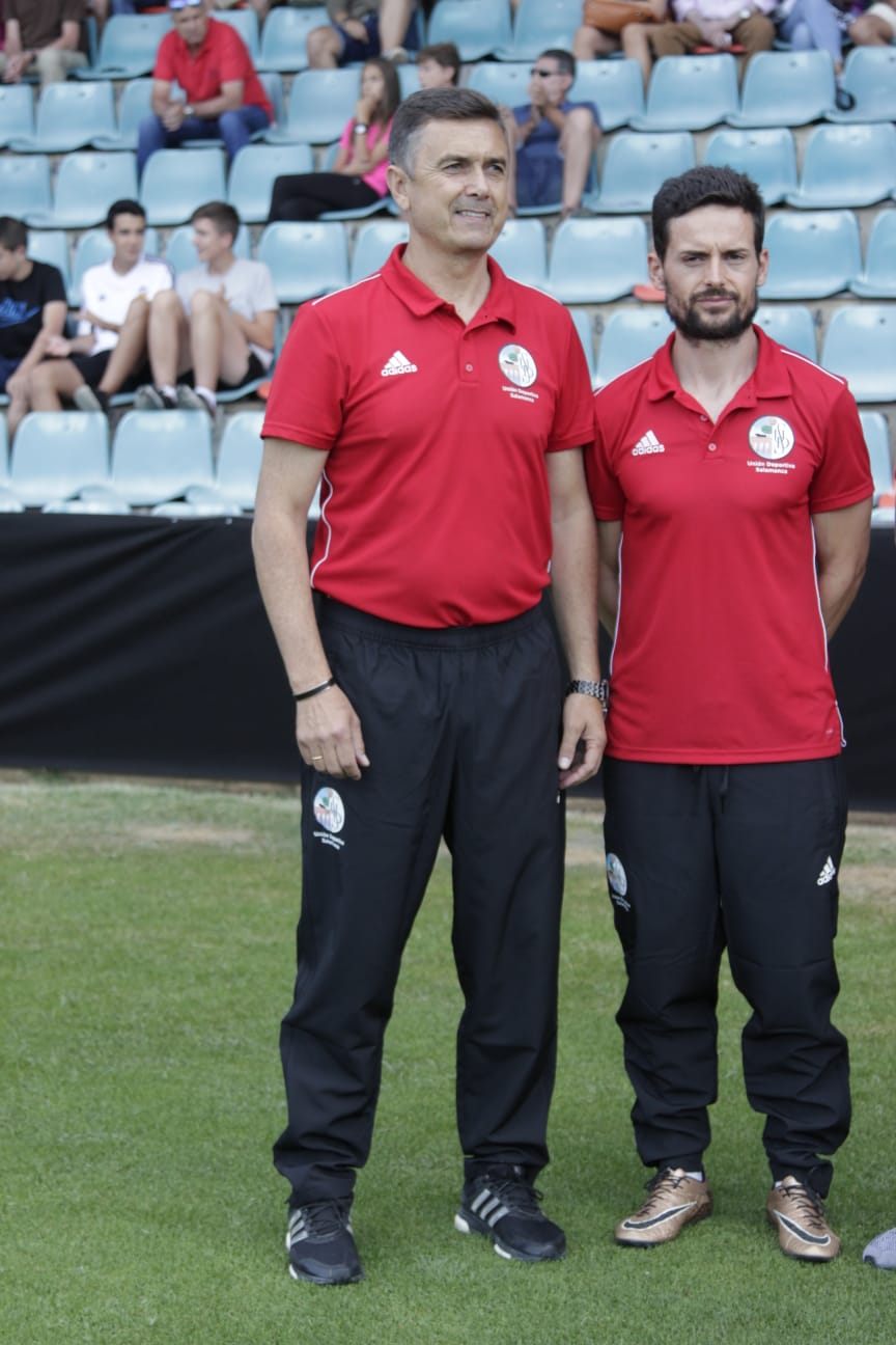 Fotos: Presentación del CF Salmantino ante el Villanovense