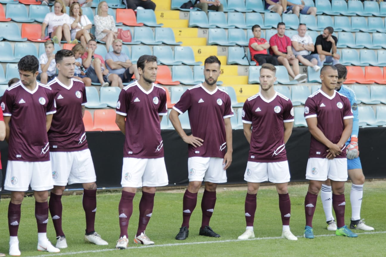 Fotos: Presentación del CF Salmantino ante el Villanovense