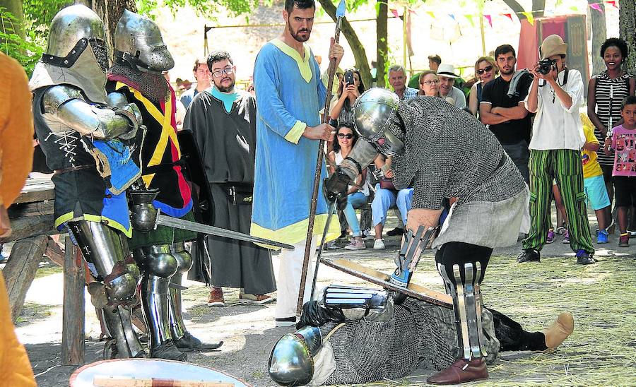 Uno de los combates representados en la Huerta del Duque.