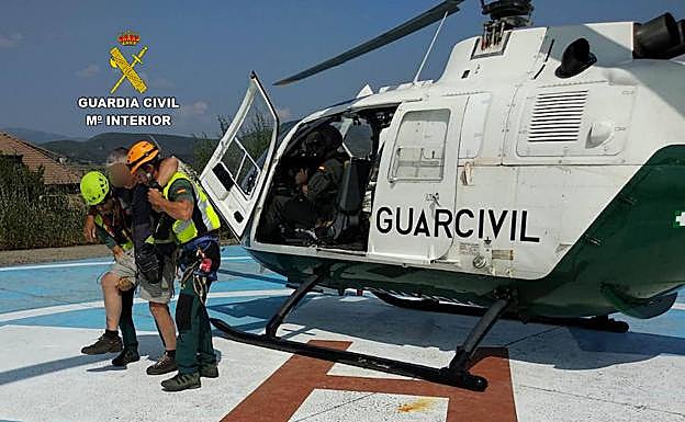 La Guardia Civil rescata a un montañero herido en el Pico Cuiña de ...