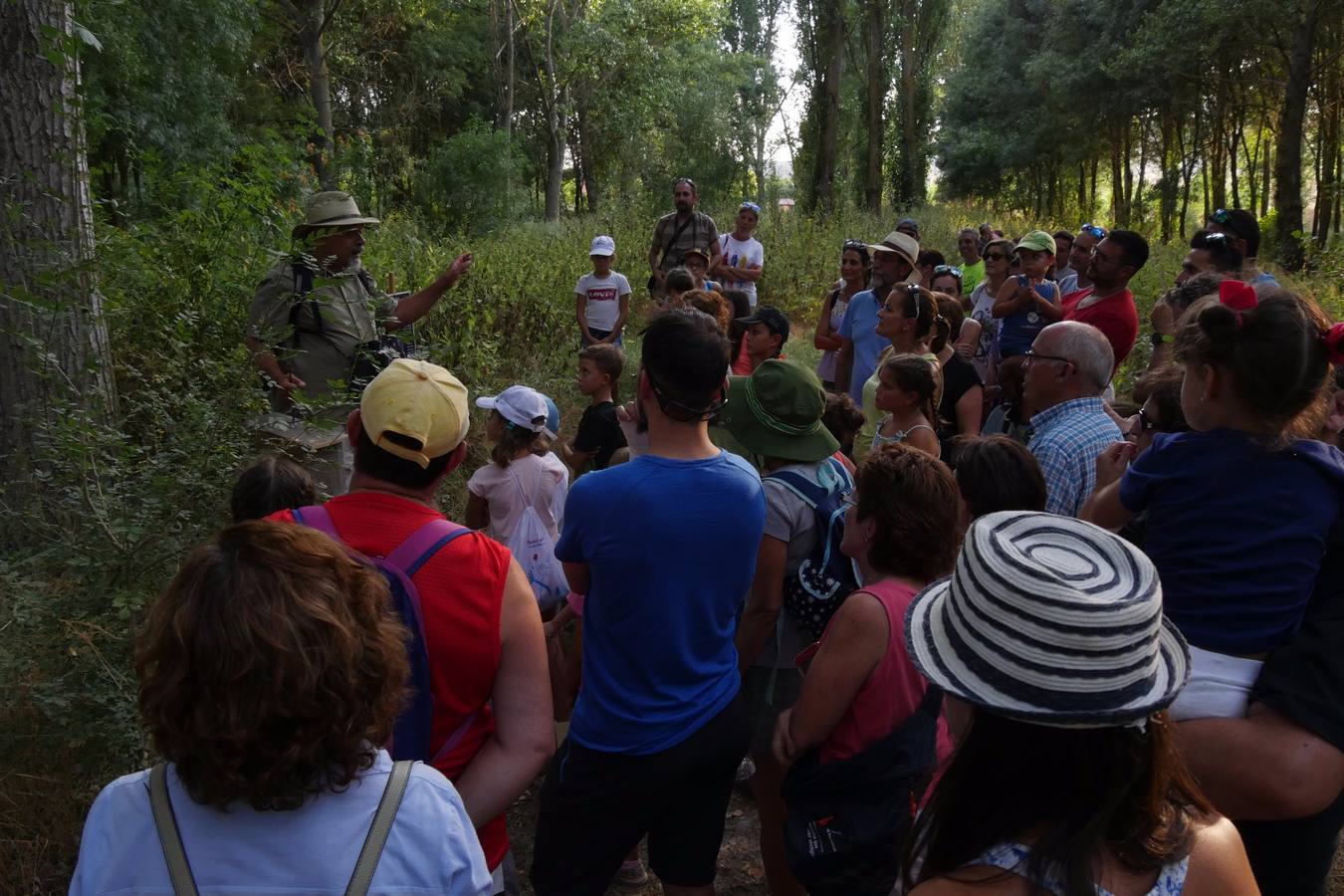 Fotos: Actividad medioambiental en Castrodeza