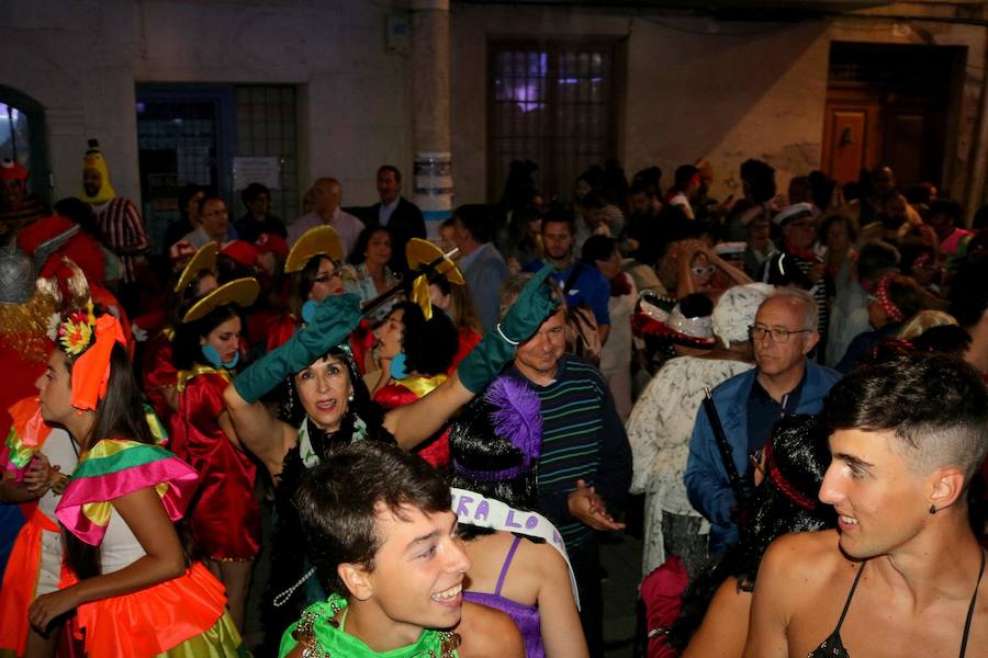 Fotos: Fiesta de Fin de Año en Baltanas