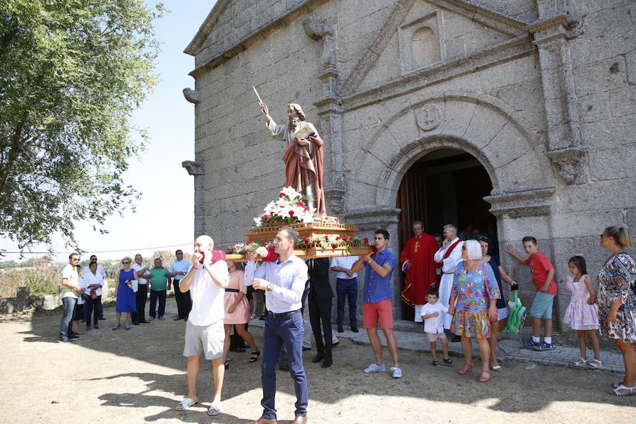 El municipio salmantino clausuró los actos en honor al patrón con una comida popular, un cuentacuentos infantil y una animada verbena