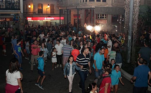 Gran afluencia a todos los actos como, por ejemplo, a los toros de fuego. 