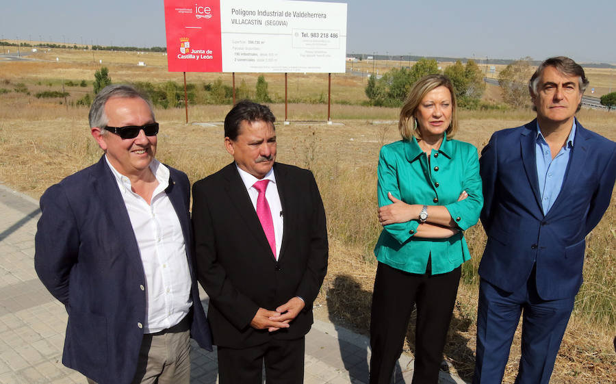 Fotos: La consejera Pilar del Olmo en la inauguración del polígono Valdeherrera en Villacastín