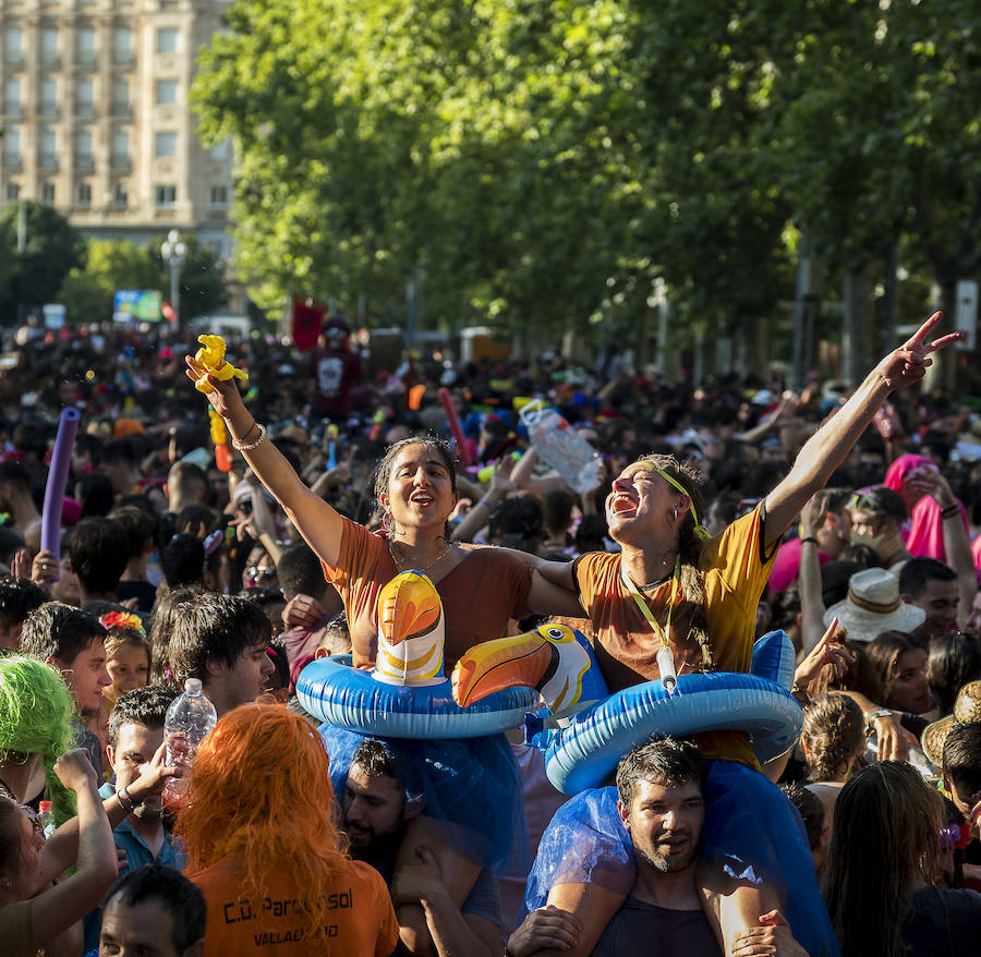 Fotos: Desfile de peñas en las fiestas de Valladolid 2018