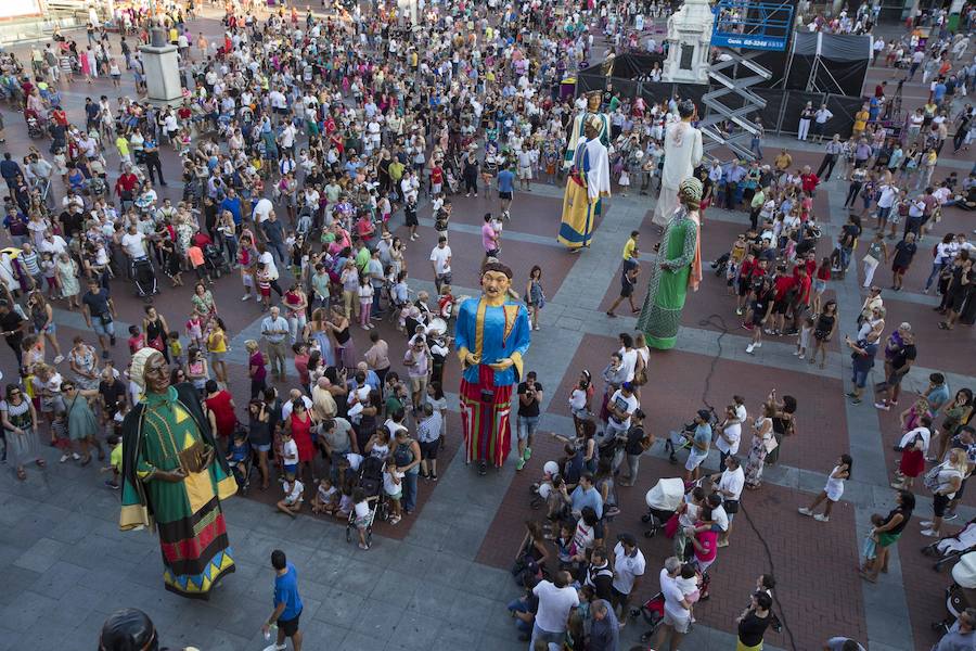 El escritor da el pistoletazo de salida a las fiestas de Valladolid con un emotivo discurso en el que presume de ciudad.