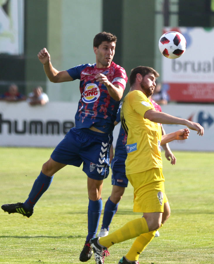 Fotos: Victoria de la Gimnástica Segoviana ante La Bañeza 3-0