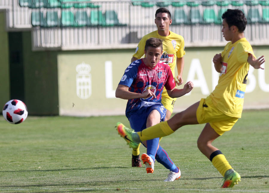 Fotos: Victoria de la Gimnástica Segoviana ante La Bañeza 3-0