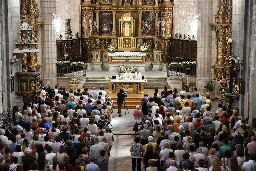 Fotos: Misa de despedida de Valentín Bravo, párroco de El Espinar